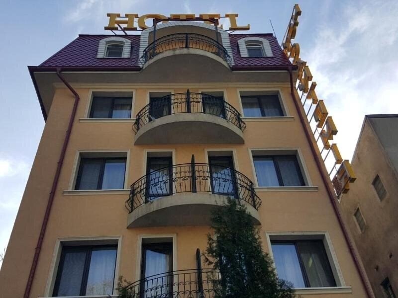 Готель Hotel Les Jardins Carol 4*